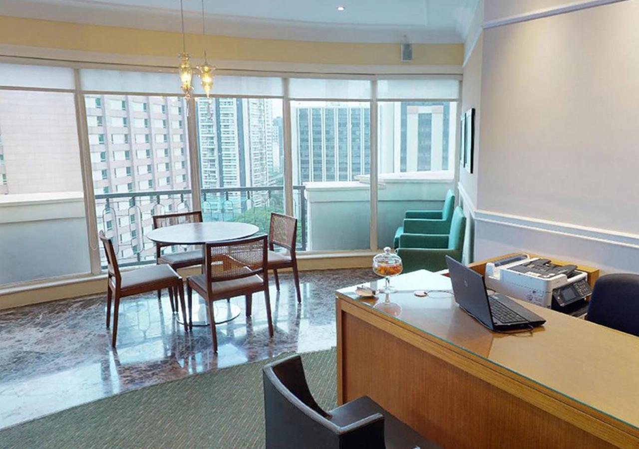 Hotel Gran Estanplaza Berrini São Paulo Exterior foto A typical office at the Hong Kong University of Science and Technology