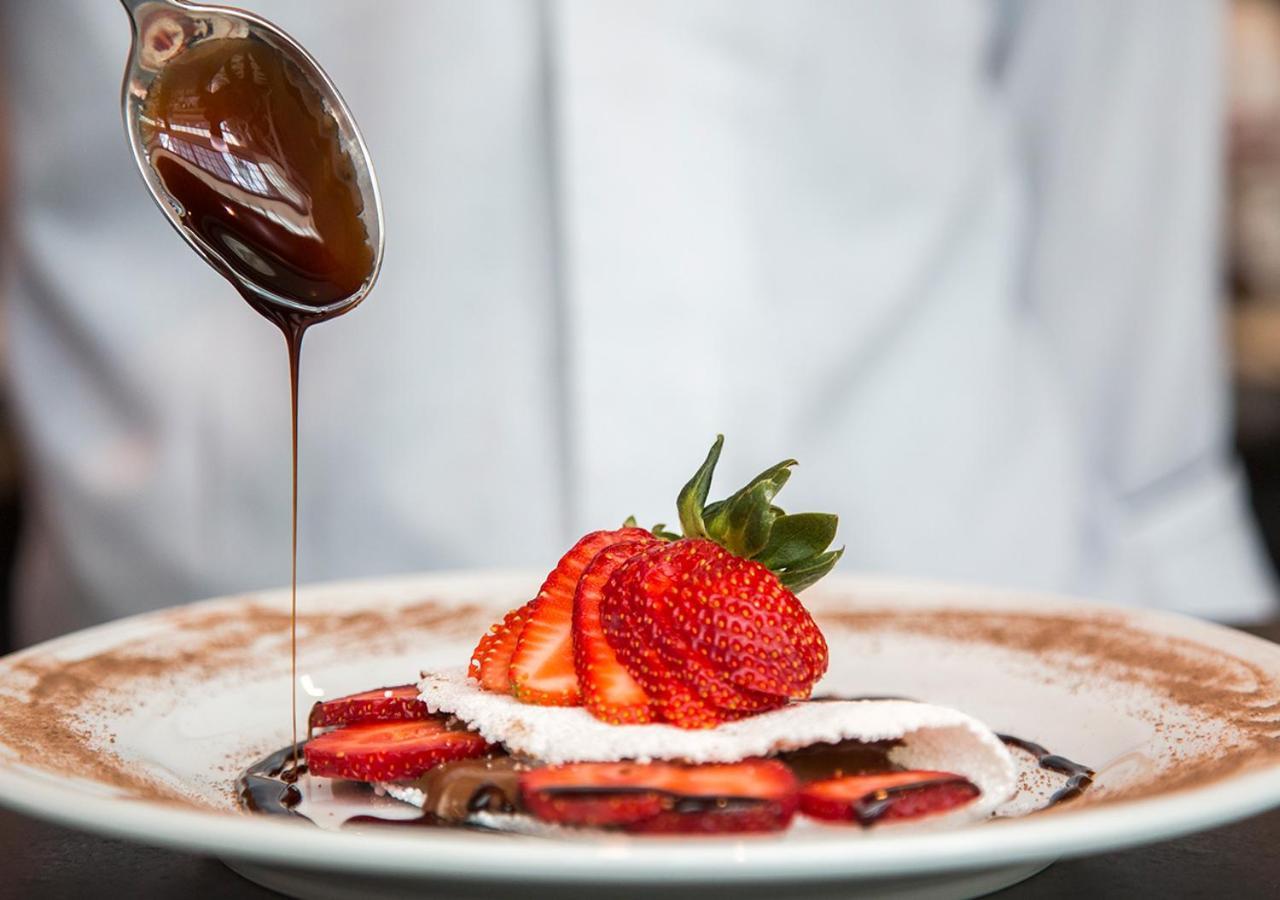 Hotel Gran Estanplaza Berrini São Paulo Exterior foto Strawberries with balsamic vinegar