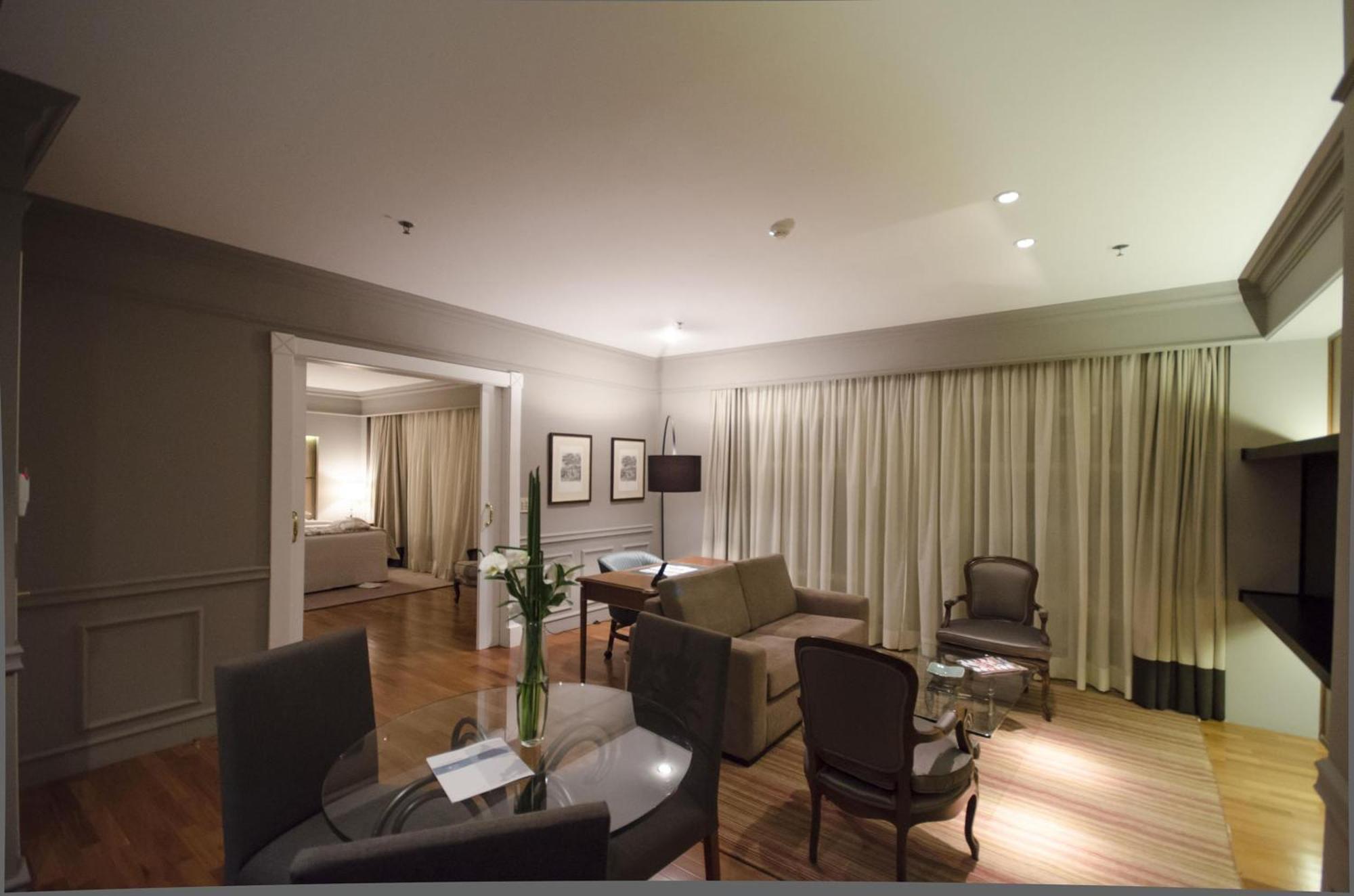 Hotel Gran Estanplaza Berrini São Paulo Habitación foto A suite at the hotel